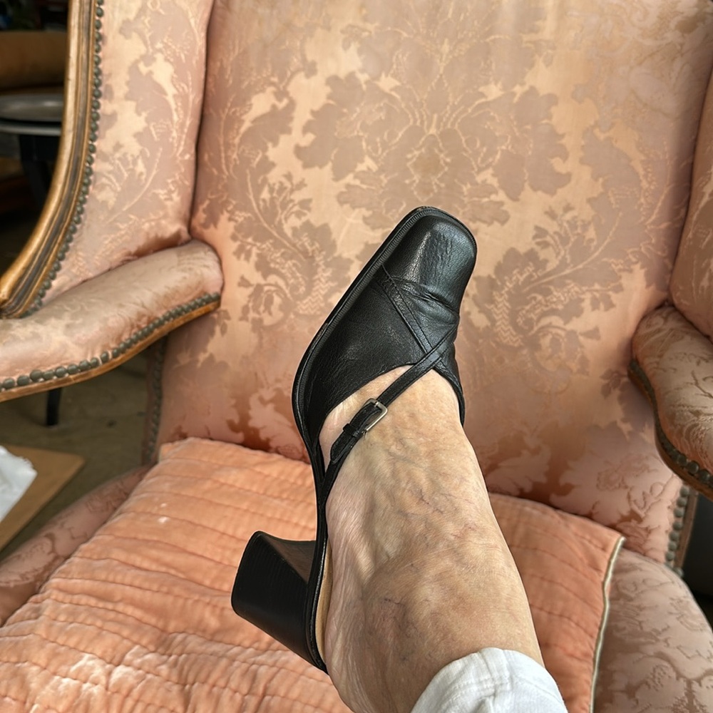 Costume National All Genuine Leather 2.5”Heel sling backs 39 sz - Picture 10 of 11